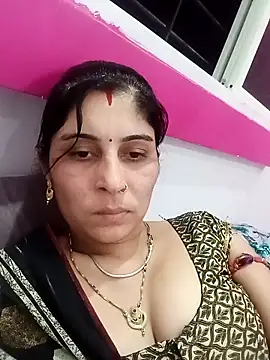 Snapshot of Hot_ree85 chatting on March 2026 06:18:02 AM Hot ree85 online show from March 2026 06:18:02 AM