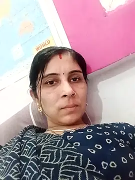 Snapshot of Hot_ree85 chatting on March 2026 06:52:02 AM Hot ree85 online show from March 2026 06:52:02 AM