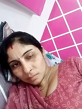 Snapshot of Hot_ree85 chatting on April 2026 07:52:01 AM Hot ree85 online show from April 2026 07:52:01 AM