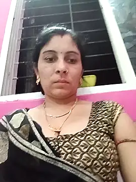 Snapshot of Hot_ree85 chatting on April 2026 02:39:01 AM Hot ree85 online show from April 2026 02:39:01 AM