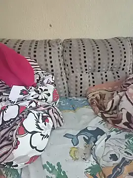 Larissinha015 online show from July 2026 04:55:01 PM
