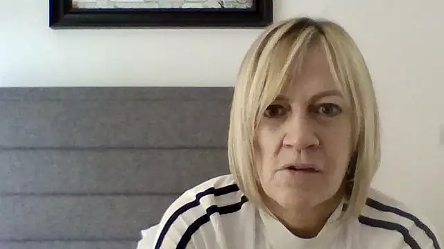 Milfshake227 online show from March 2026 04:20:01 PM