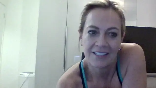 Milfshake227 online show from March 2026 11:20:02 PM