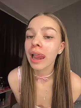 Snapshot of SkylineBliss chatting on February 2026 01:57:02 AM SkylineBliss online show from February 2026 01:57:02 AM