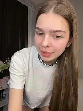 Snapshot of SkylineBliss chatting on May 2026 04:20:02 AM SkylineBliss online show from May 2026 04:20:02 AM