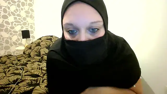 Snapshot of MuslimSexyHot chatting on January 2026 06:33:02 PM MuslimSexyHot online show from January 2026 06:33:02 PM