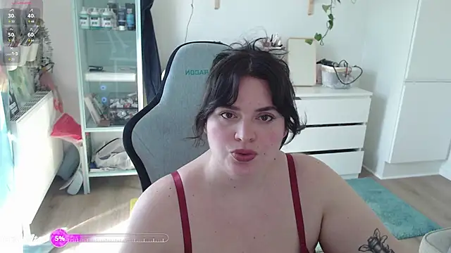 YourPrettyHazel online show from March 2026 10:42:02 AM