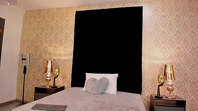 Snapshot of TanyaCastello chatting on February 2026 03:56:01 AM TanyaCastello online show from February 2026 03:56:01 AM