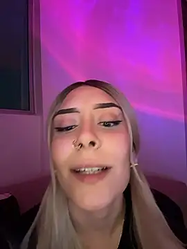 Snapshot of alesziarose_ chatting on January 2026 11:28:01 PM alesziarose online show from January 2026 11:28:01 PM