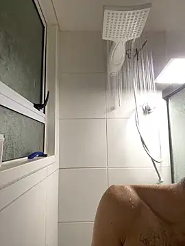 Snapshot of vinihfeh chatting on February 2026 01:13:02 AM vinihfeh online show from February 2026 01:13:02 AM