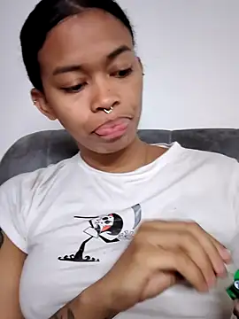 Snapshot of shenna_brunette chatting on February 2026 03:44:02 PM shenna brunette online show from February 2026 03:44:02 PM