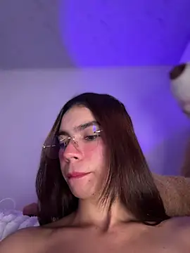 Snapshot of Eveliin_ruiz chatting on March 2026 02:33:02 PM Eveliin ruiz online show from March 2026 02:33:02 PM