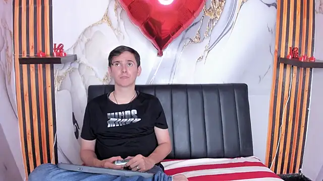 Snapshot of Ruby_and_Aaron chatting on February 2026 07:43:01 PM Ruby and Aaron online show from February 2026 07:43:01 PM