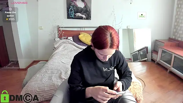 Lily Viola online show from April 2026 01:30:01 PM