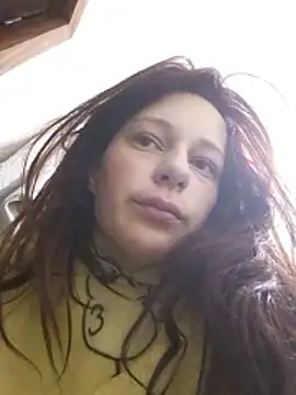Lily Viola online show from April 2026 04:37:01 AM