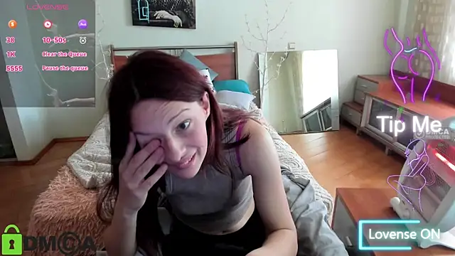 Lily Viola online show from May 2026 07:46:02 AM