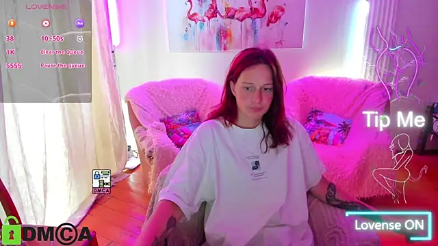 Lily Viola online show from June 2026 07:32:01 AM