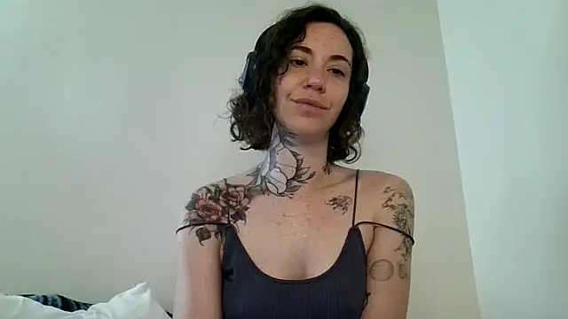 Snapshot of Dirty_Pink chatting on April 2026 08:34:01 AM Dirty Pink online show from April 2026 08:34:01 AM