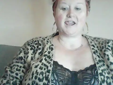 Snapshot of BustyRedxx chatting on June 2026 08:42:02 AM BustyRedxx online show from June 2026 08:42:02 AM