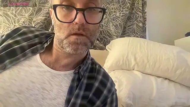 Snapshot of wolverinedream chatting on February 2026 12:09:01 AM wolverinedream online show from February 2026 12:09:01 AM