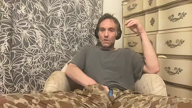 Snapshot of wolverinedream chatting on April 2026 07:23:02 AM wolverinedream online show from April 2026 07:23:02 AM