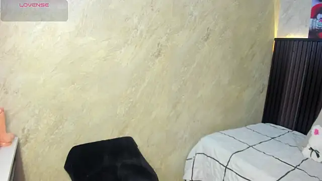 Snapshot of tanisha__lux chatting on February 2026 07:50:02 PM tanisha lux online show from February 2026 07:50:02 PM