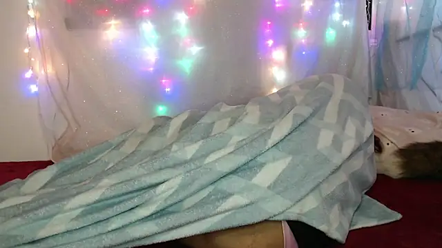 Snapshot of Zuley_foxi chatting on March 2026 02:17:02 AM Zuley foxi online show from March 2026 02:17:02 AM