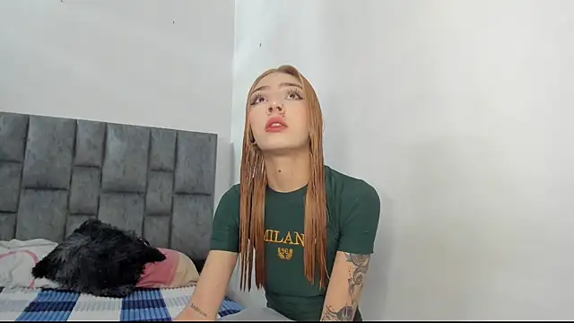 Snapshot of emily_pons chatting on January 2026 06:01:01 PM emily pons online show from January 2026 06:01:01 PM