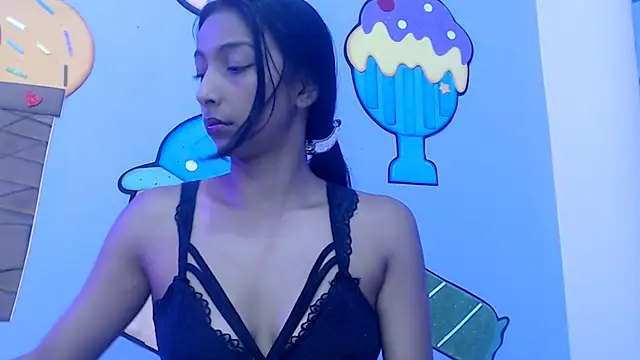 Snapshot of skinnysexzara18 chatting on February 2026 01:26:01 AM skinnysexzara18 online show from February 2026 01:26:01 AM