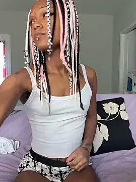 Snapshot of xouniq chatting on February 2026 07:34:02 PM xouniq online show from February 2026 07:34:02 PM