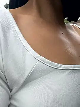 Snapshot of TaylorrHill chatting on January 2026 05:37:01 PM TaylorrHill online show from January 2026 05:37:01 PM