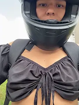 Snapshot of TaylorrHill chatting on February 2026 06:58:01 PM TaylorrHill online show from February 2026 06:58:01 PM