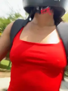 Snapshot of TaylorrHill chatting on February 2026 06:26:02 PM TaylorrHill online show from February 2026 06:26:02 PM