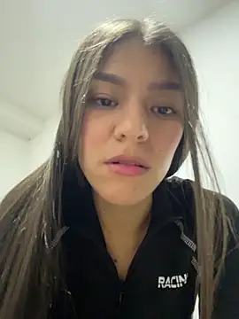 TaylorrHill online show from April 2026 07:33:02 PM