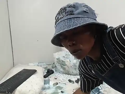 Snapshot of SlimGemZA chatting on January 2026 07:56:01 AM SlimGemZA online show from January 2026 07:56:01 AM