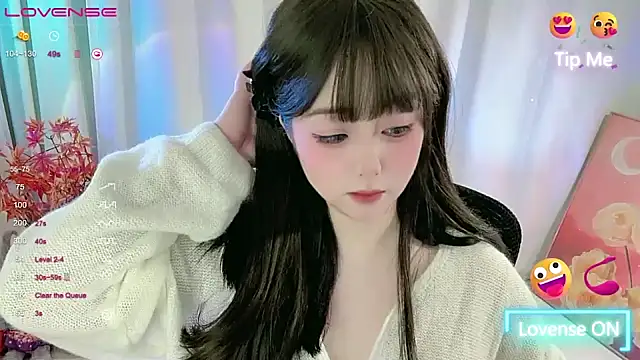 Snapshot of CLaire-5 chatting on February 2026 07:04:01 AM CLaire-5 online show from February 2026 07:04:01 AM