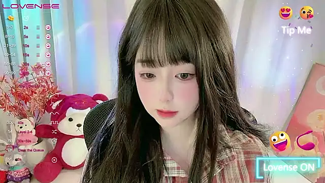 Snapshot of CLaire-5 chatting on February 2026 11:07:02 AM CLaire-5 online show from February 2026 11:07:02 AM