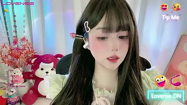 Snapshot of CLaire-5 chatting on February 2026 01:54:02 PM CLaire-5 online show from February 2026 01:54:02 PM