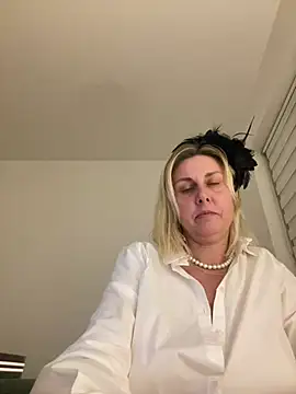 Amelia9798 online show from January 2026 08:35:01 PM