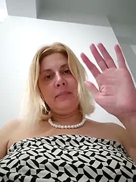 Amelia9798 online show from May 2026 06:05:01 PM