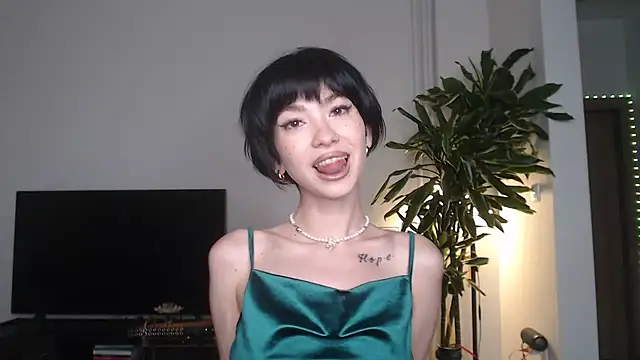 Marley Queen online show from July 2026 03:58:02 PM