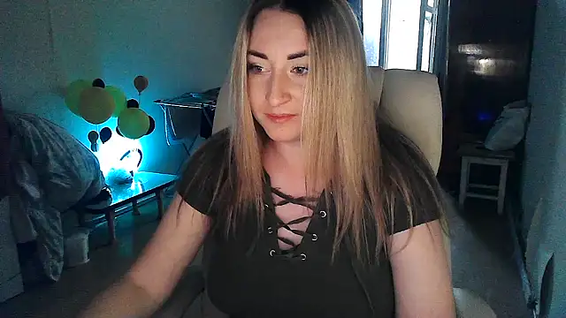 FoxyAnn12 online show from June 2026 04:53:01 PM