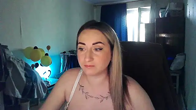 FoxyAnn12 online show from June 2026 01:41:02 PM