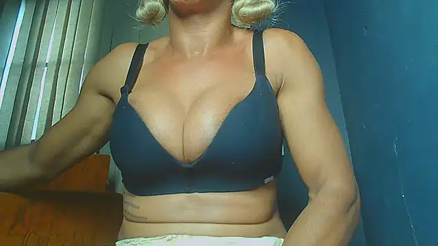 paolla23cm brasil online show from July 2026 04:15:02 PM