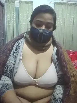 Snapshot of momo_loves chatting on February 2026 05:55:02 PM momo loves online show from February 2026 05:55:02 PM