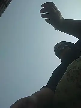 Snapshot of momo_loves chatting on February 2026 04:21:01 AM momo loves online show from February 2026 04:21:01 AM