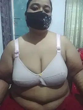 Snapshot of momo_loves chatting on February 2026 02:27:01 AM momo loves online show from February 2026 02:27:01 AM