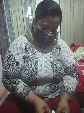 Snapshot of momo_loves chatting on February 2026 04:02:02 PM momo loves online show from February 2026 04:02:02 PM