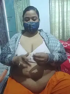 Snapshot of momo_loves chatting on February 2026 03:46:02 AM momo loves online show from February 2026 03:46:02 AM