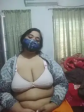 Snapshot of momo_loves chatting on February 2026 04:30:01 AM momo loves online show from February 2026 04:30:01 AM